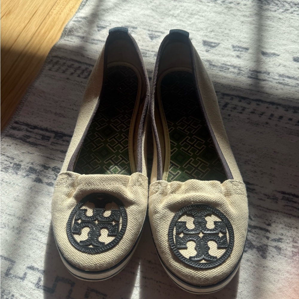 Tory Burch Cream and Blue Flats with Signature Medallion